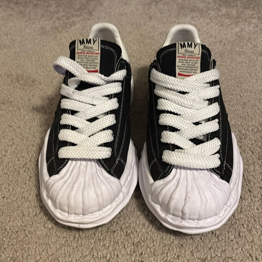 Mihara great condition size 11